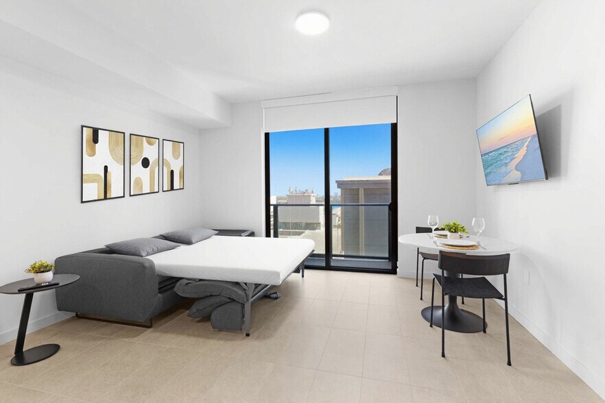 Building Photo - 501 NE 1st Ave