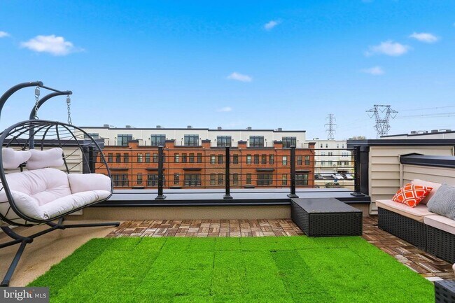 Building Photo - 22810 Tawny Pne Sq