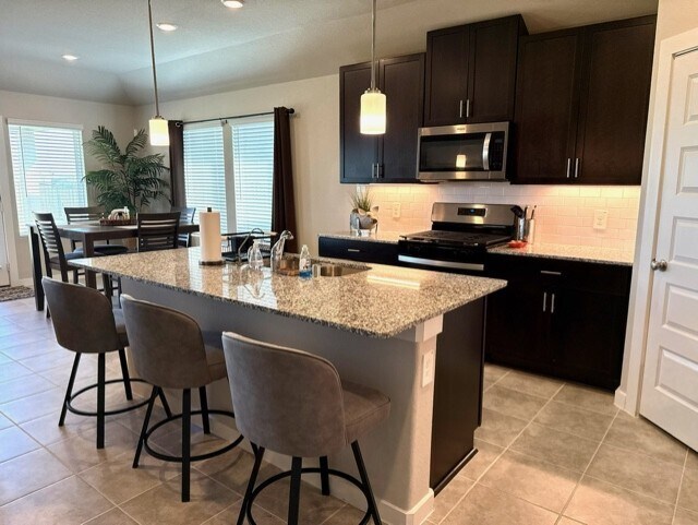 Building Photo - Cascade Hills Homes