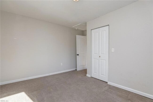 Building Photo - 1914 King St