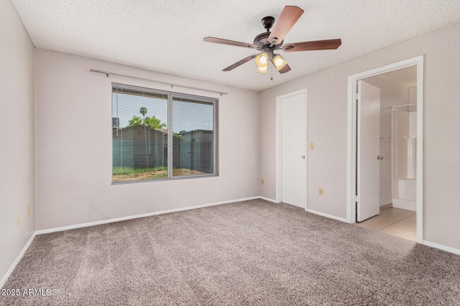 Building Photo - 5505 W Sunnyslope Ln