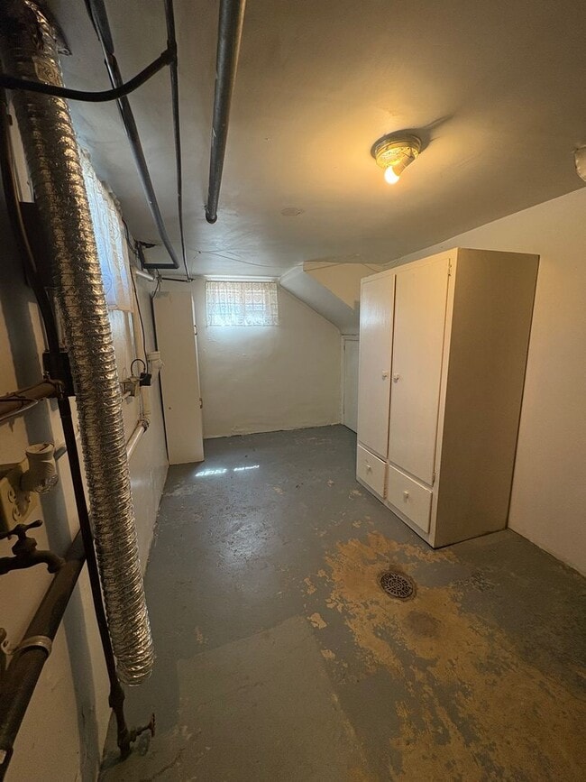 Building Photo - 3 Bed 2 Bath Cottage in Greeley
