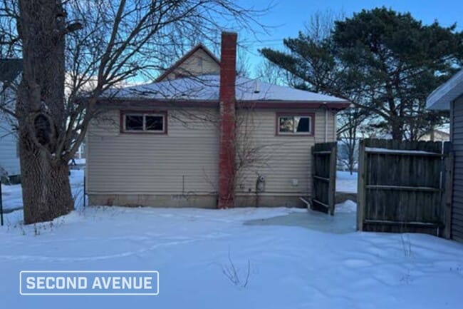 Building Photo - 803 Joseph St