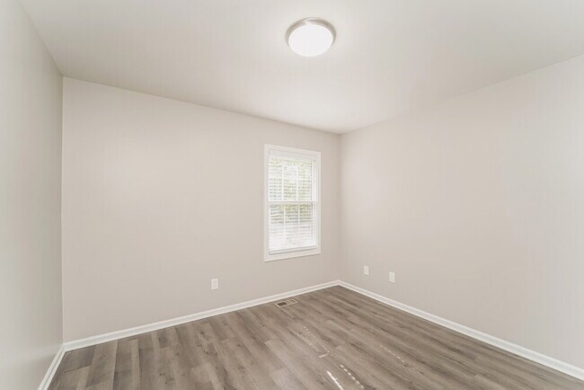 Building Photo - 135 Fritzvon Dr