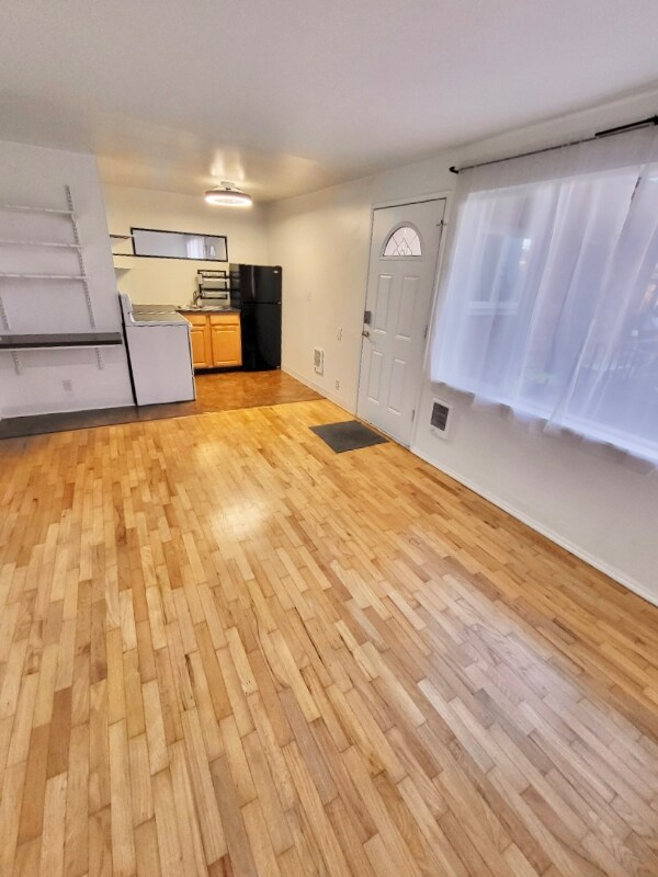 Building Photo - 5101 Ravenna Ave NE