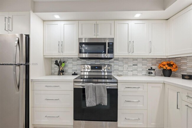 Building Photo - 3500 Galt Ocean Dr