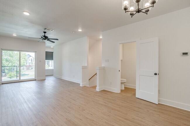 Building Photo - 2341 Benbrook Blvd