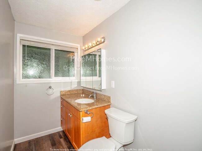 Building Photo - Charming Three Bedroom Ranch In Oak Grove w/ Lawn Care Included!