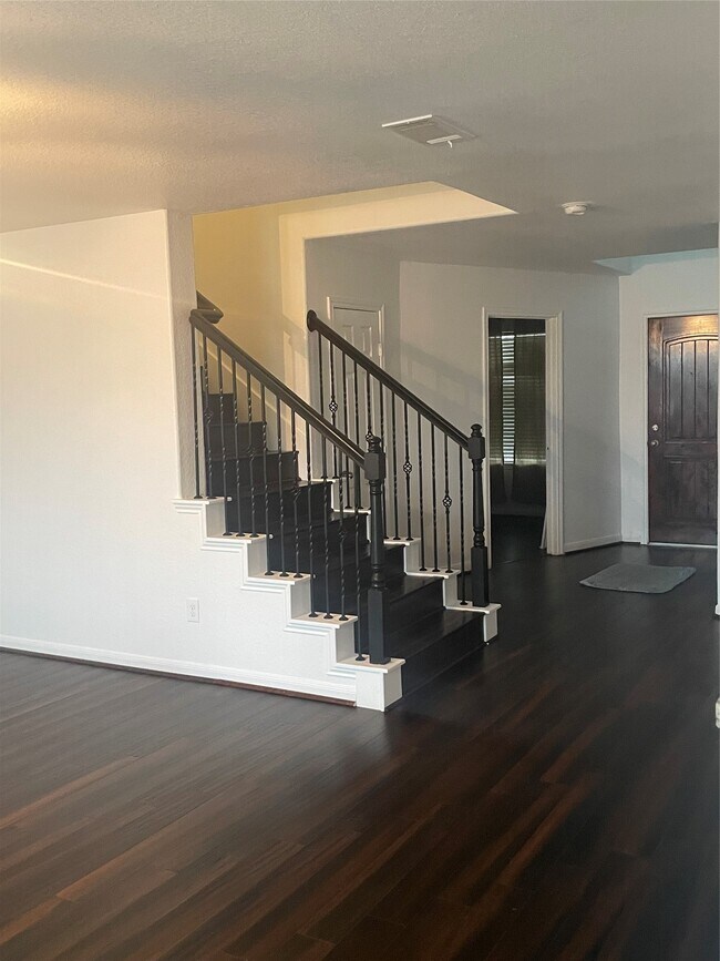 Building Photo - 17934 Royal Gate Ln