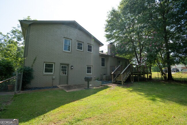 Building Photo - 1030 Carriage Hill Rd