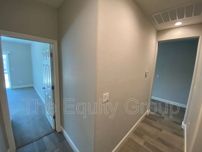 Building Photo - 1129 E Harter Dr