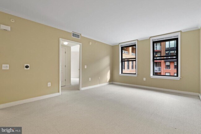 Building Photo - 616 E St NW