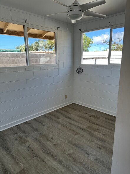 1st bedroom - 200 Lono Ave