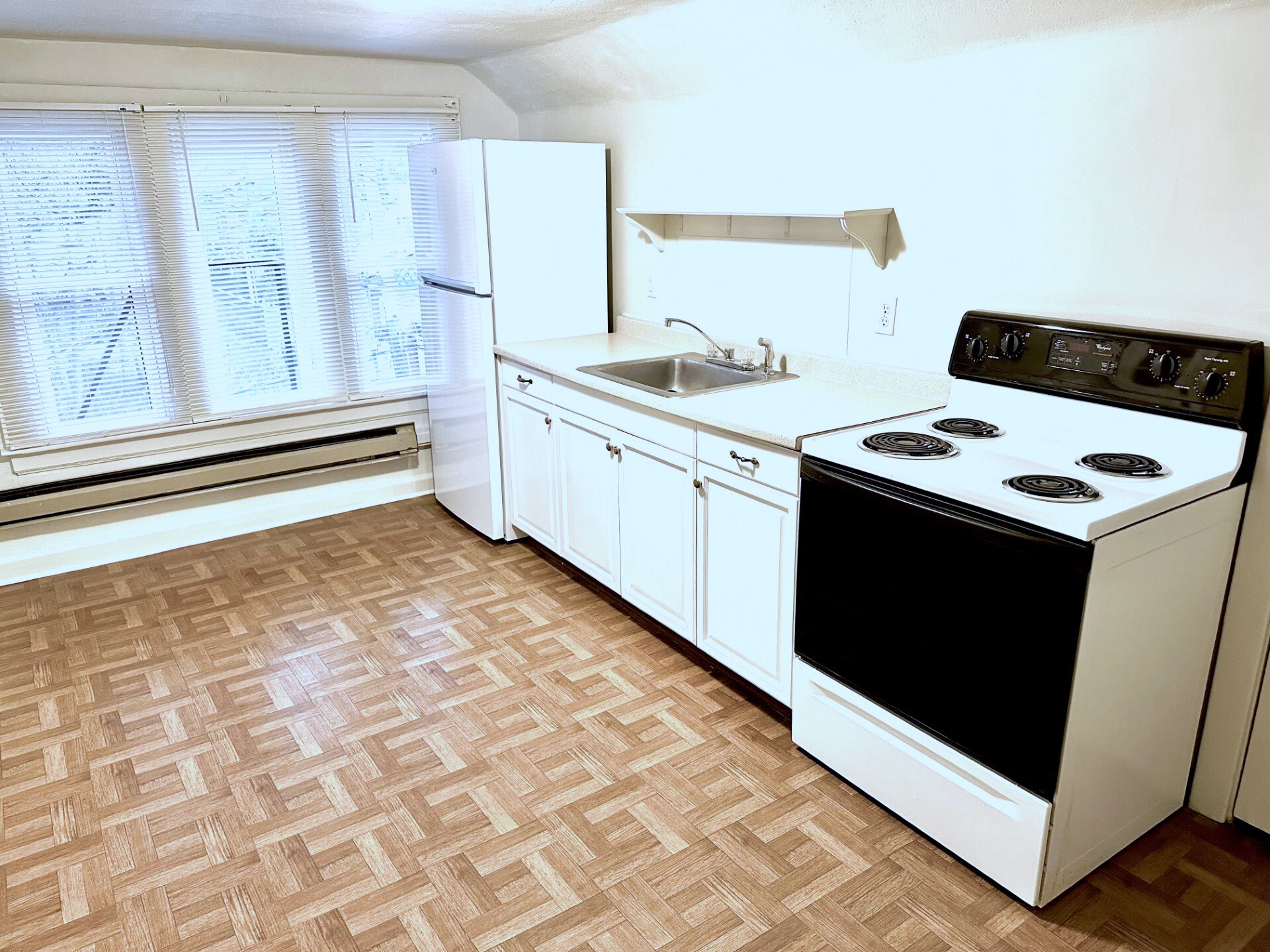 Building Photo - 1214 8th St