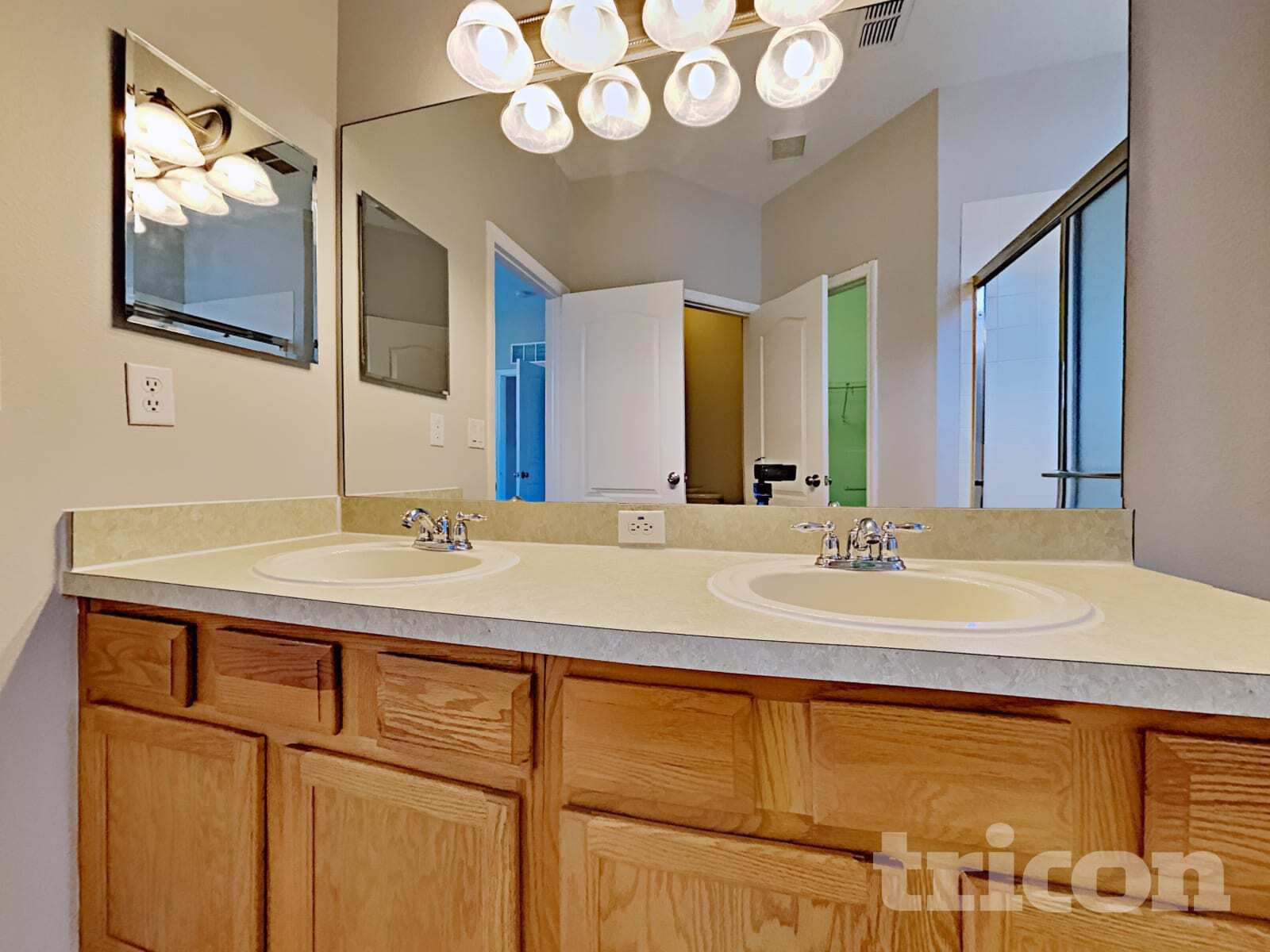 Building Photo - 221 Fern Gulley Dr