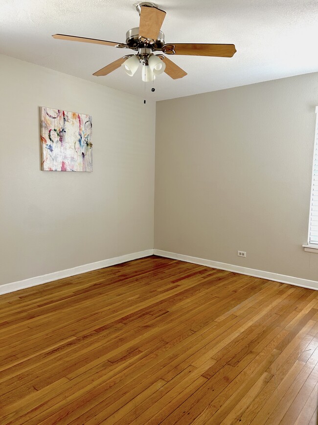 Building Photo - 237 Mink Dr