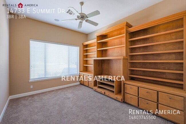 Building Photo - Beautiful 3-Bed/3-bath home in Fountain Hi...