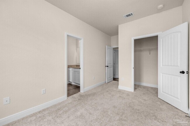 Building Photo - 5069 Peach Dr