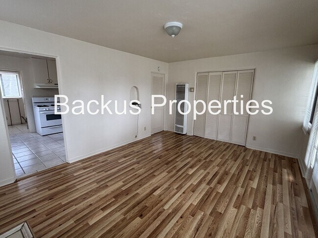 Building Photo - 249 Geil St