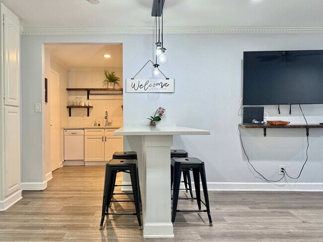 Building Photo - 215 Piedmont Ave NE