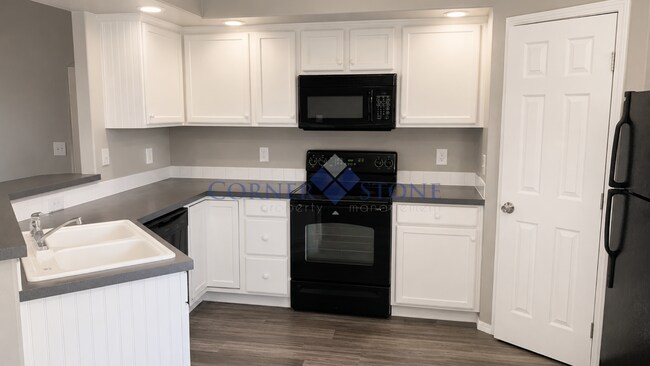 Building Photo - Wonderful Home Next to Nampa's Greenbelt!