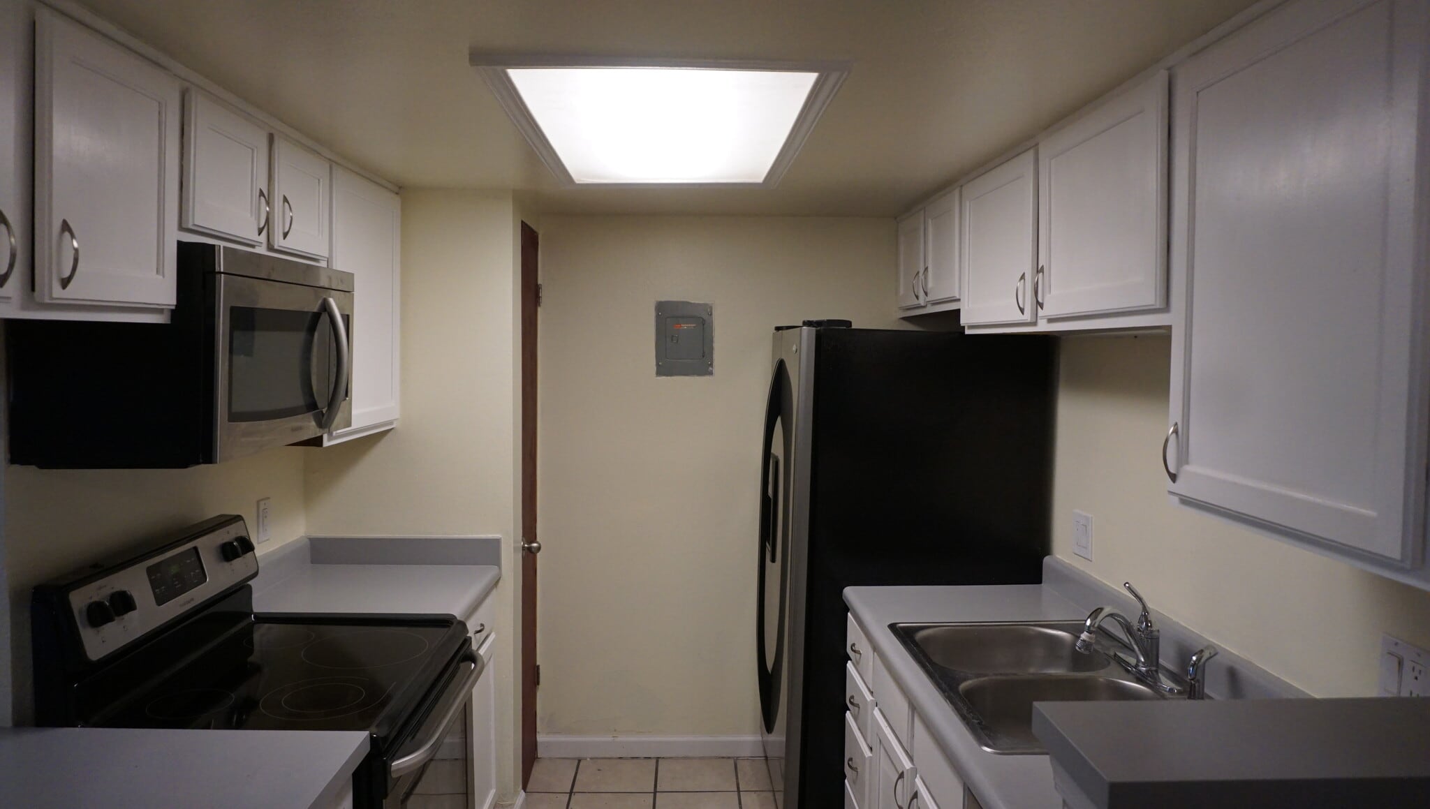 Newer appliances in full kitchen - 4400 S Quebec St