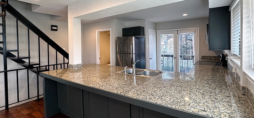 Granite counters & stainless steel appliances - 8710 Park Ln