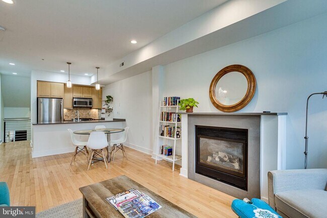 Building Photo - 1830 11th St NW