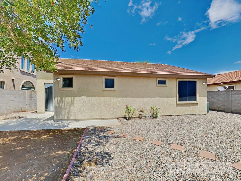 Building Photo - 1607 W Lydia Ln