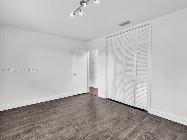Building Photo - Southwest 42nd Terrace, Fort Lauderdale, FL 33314 - 3 BR 2 BA single-family home