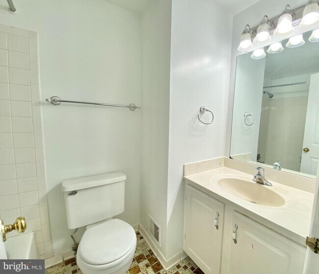 Building Photo - 6026 Heathwick Ct
