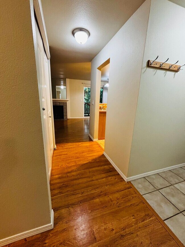 Building Photo - 1009 112th St SE