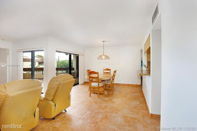 Building Photo - 2 br, 2 bath Condo - 9280 SW 123rd Ct