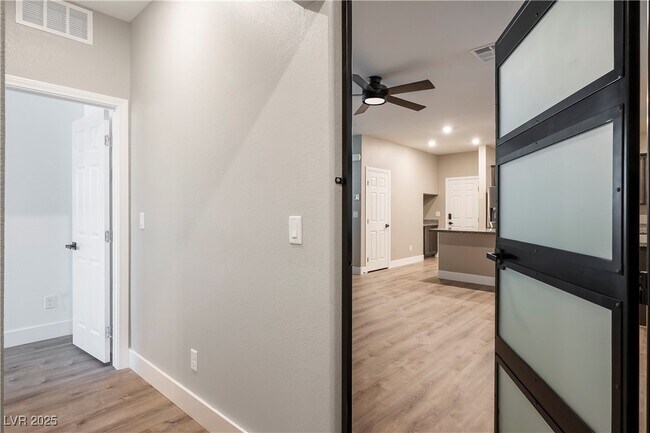 Building Photo - 10618 Sariah Skye Ave
