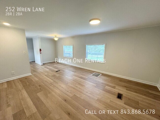Building Photo - 252 Wren Ln