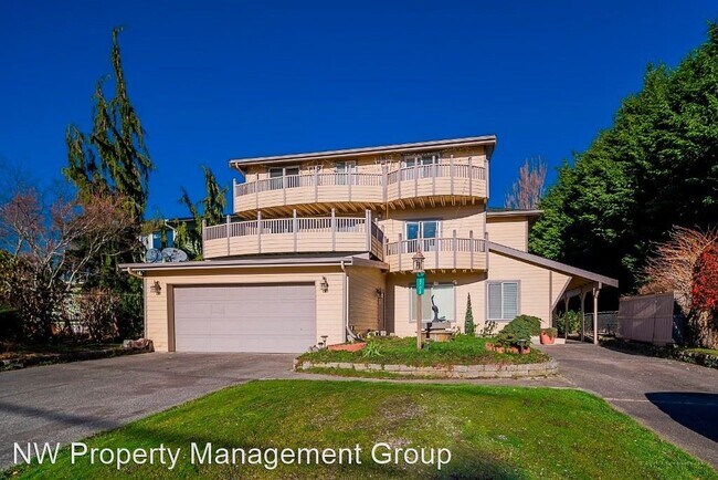 Primary Photo - 3205 Mission Beach Rd