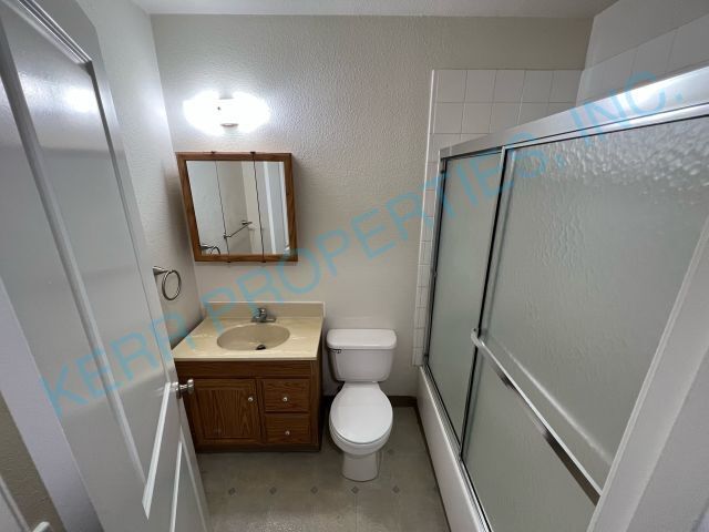 Building Photo - 2 Bd / 1 Bth - Ceiling Fan - Detached Gara...