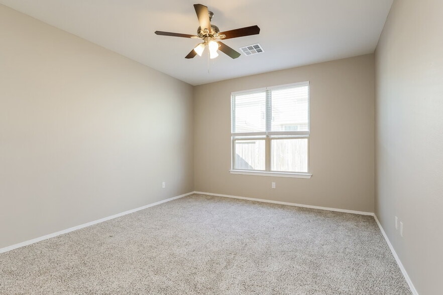 Building Photo - 16731 Rover Ln