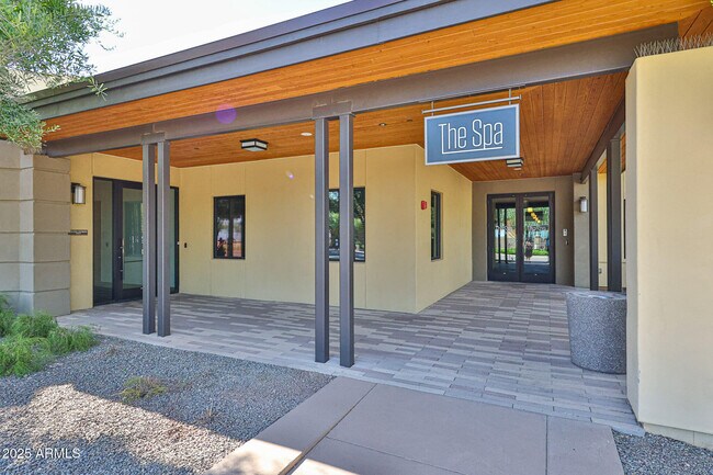 Building Photo - 20664 W Marshall Ave