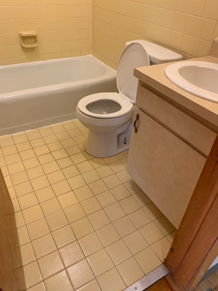 Building Photo - 123 W Nittany Ave