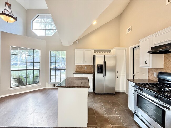 Building Photo - 30430 Arborg Dr