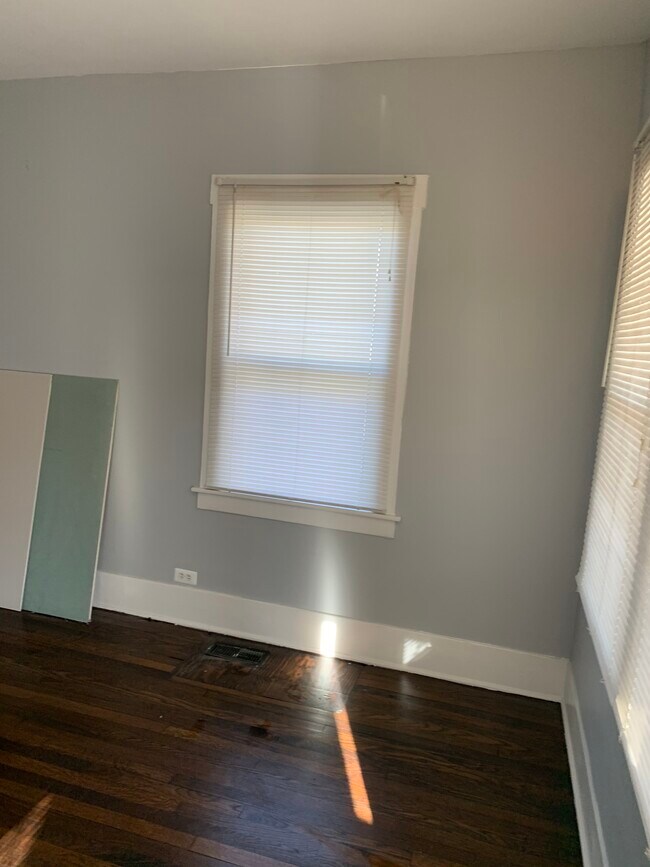 Living Room - 110 W Harry Ave