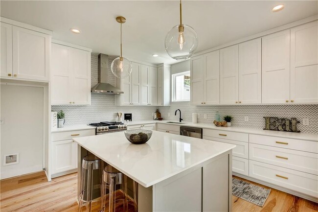 Building Photo - 1108 Walton Ln