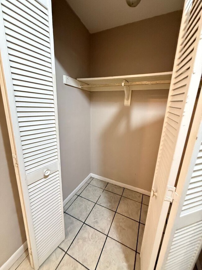 Building Photo - 1721 SW 68th Terrace