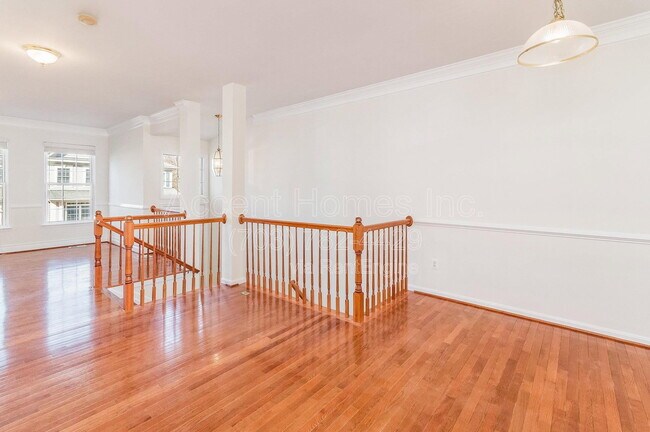Building Photo - 9875 Dochart Sound Ln