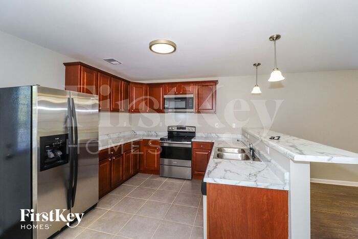 Building Photo - 9812 Misty Pine Dr
