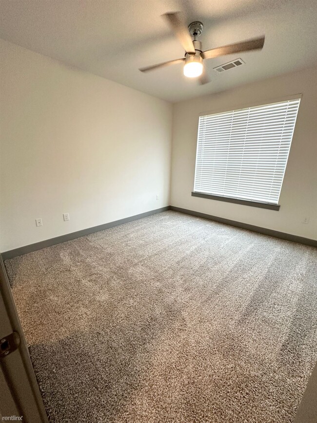 Building Photo - 1 br, 1 bath Condo - 26585 E University Dr...