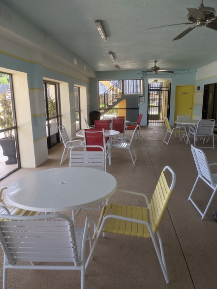 Building Photo - 1118 Apple Terrace