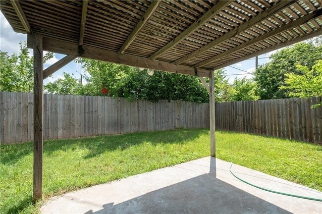 Building Photo - 2311 Singletree Ave