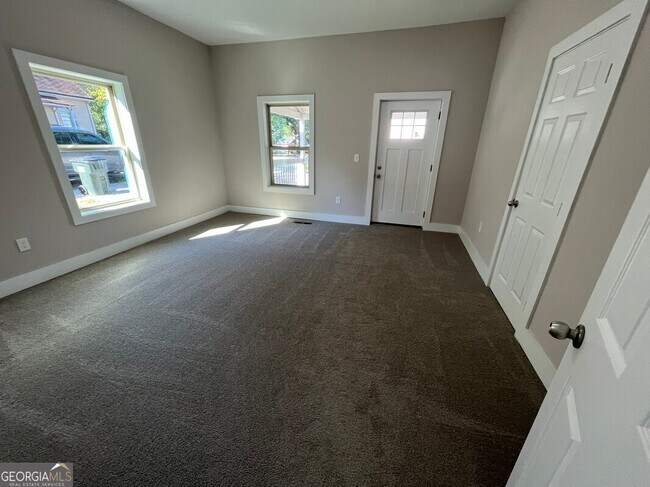 Building Photo - 6104 Blair St NE